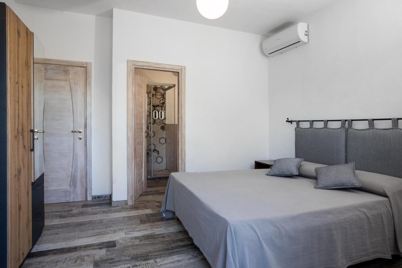 Bed and Breakfast Il Mirto Baja Sardinia Exterior foto