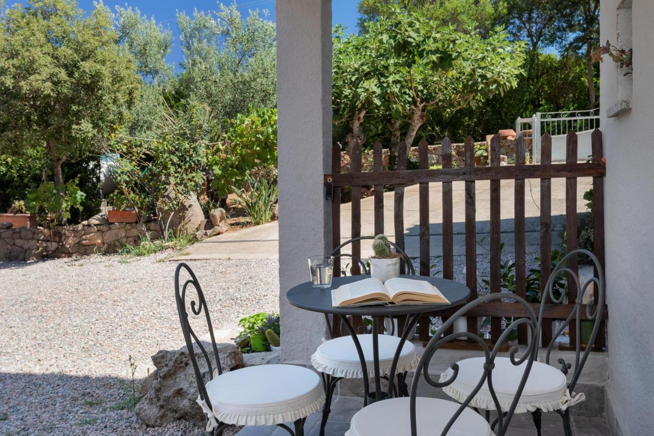 Bed and Breakfast Il Mirto Baja Sardinia Exterior foto